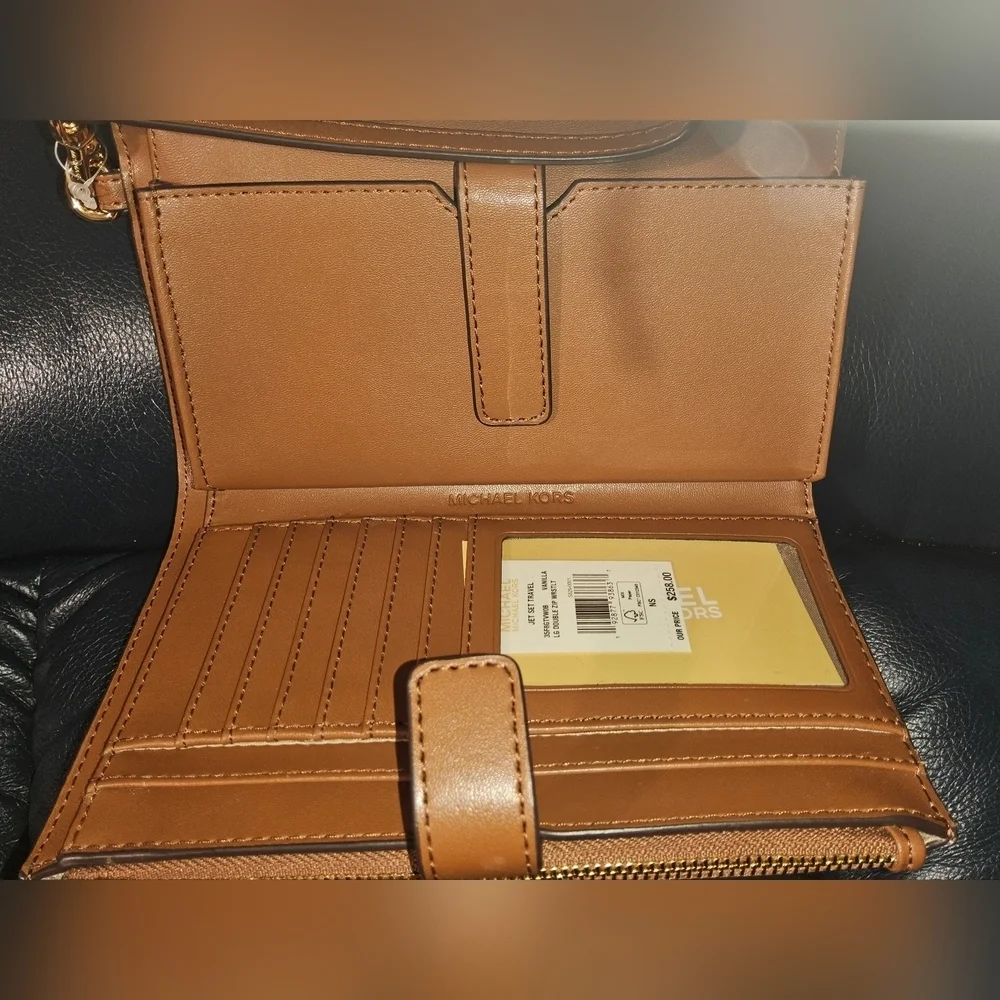 Michael Kors Beige Jet Set Travel Signature Logo Smartphone Wallet NWT
